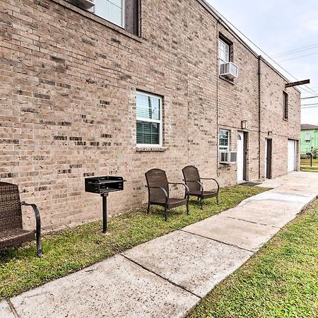 Cozy Galveston Apartment - Walk To Beach And Dining المظهر الخارجي الصورة