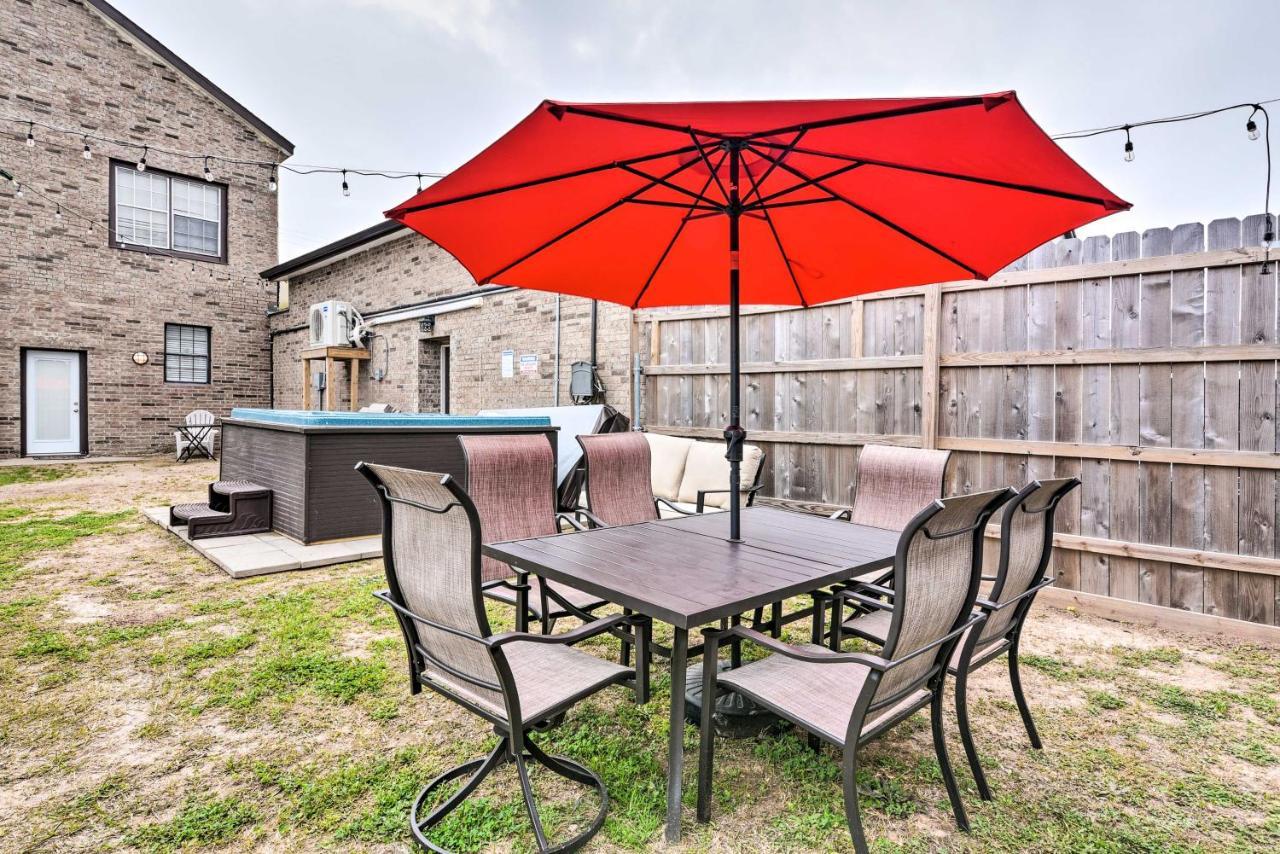 Cozy Galveston Apartment - Walk To Beach And Dining المظهر الخارجي الصورة