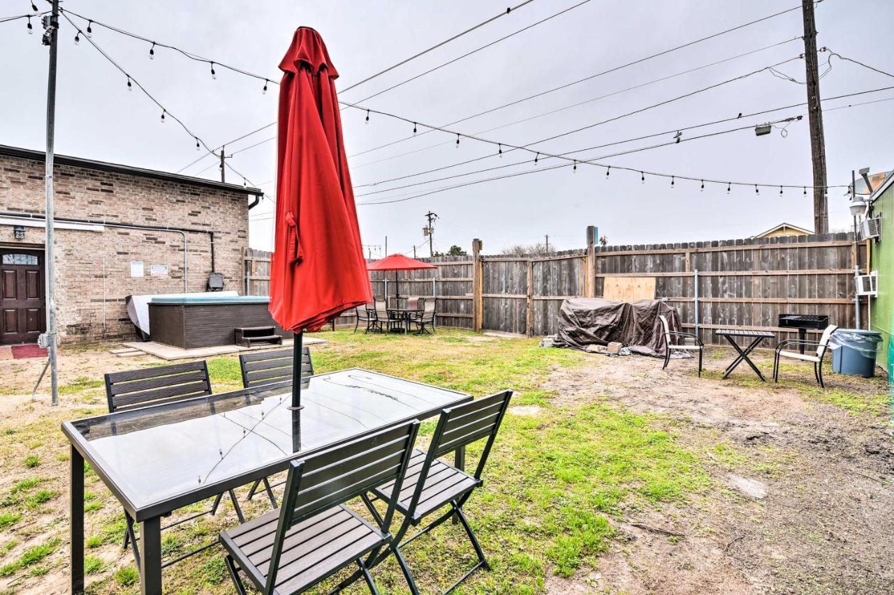 Cozy Galveston Apartment - Walk To Beach And Dining المظهر الخارجي الصورة